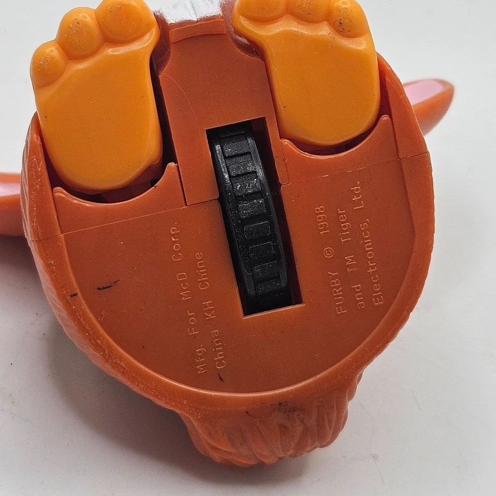 Vintage‎ 1998 Furby McDonald's Happy Meal Toy Rolling Moving Ears